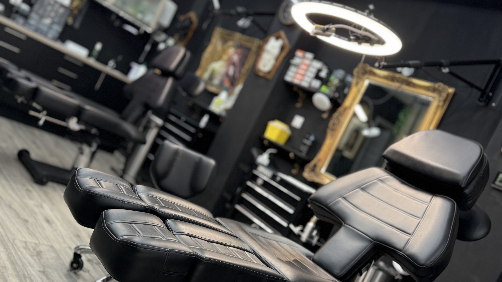 tattoo studio piercing cala bona